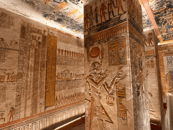 Una gita di un giorno alla Città della Morte a Luxor.