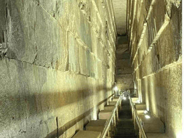Private Access Tour: The Great Pyramid of Khufu (Cheops)
