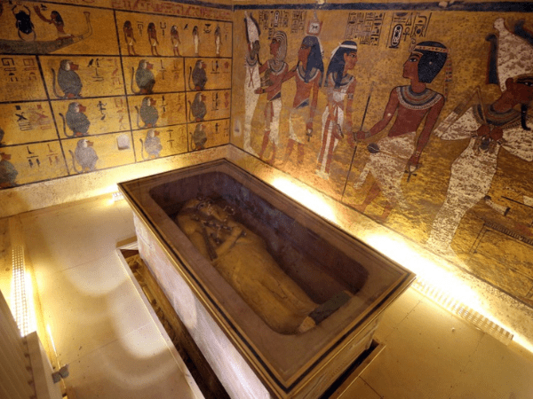 Cosa ha reso la tomba del re Tutankhamon così speciale? Un tour attraverso la storia