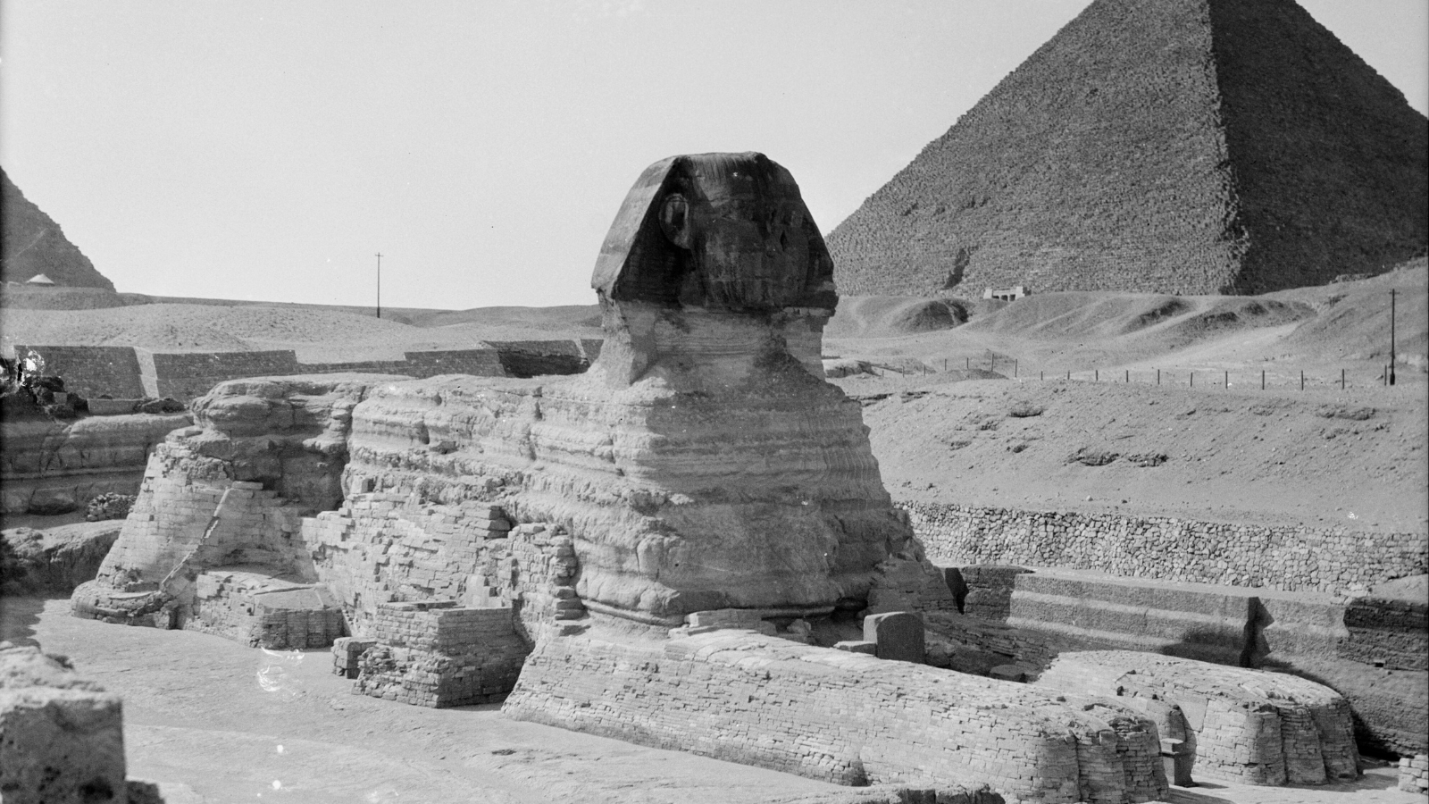 Uncovering the Mystery: Uncovering the Great Sphinx of Giza . banner