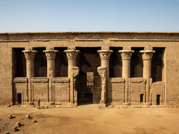 Visita al templo de Esna