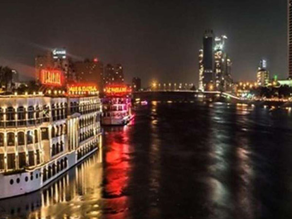 Crucero con cena en El Cairo