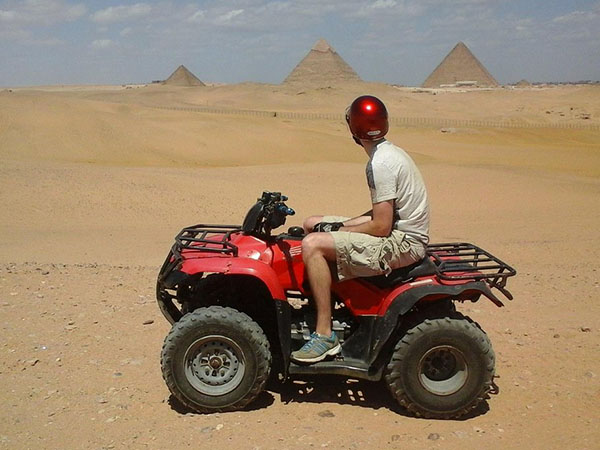 Quad bike safari through the desert of the Pyramids