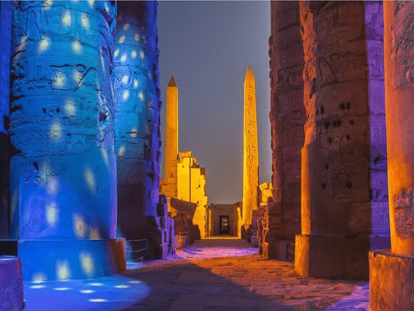 Espectáculo de luz y sonido en el templo de Karnak (visita opcional)