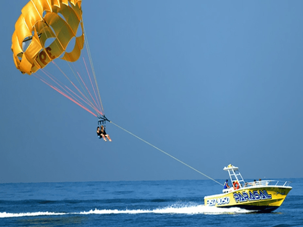 Experiencia de parasailing (tour opcional)