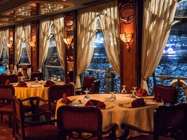 Crucero con cena en El Cairo: