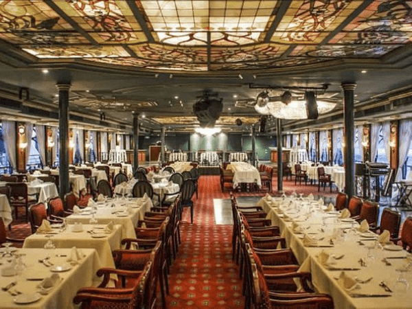Crucero con cena en El Cairo: